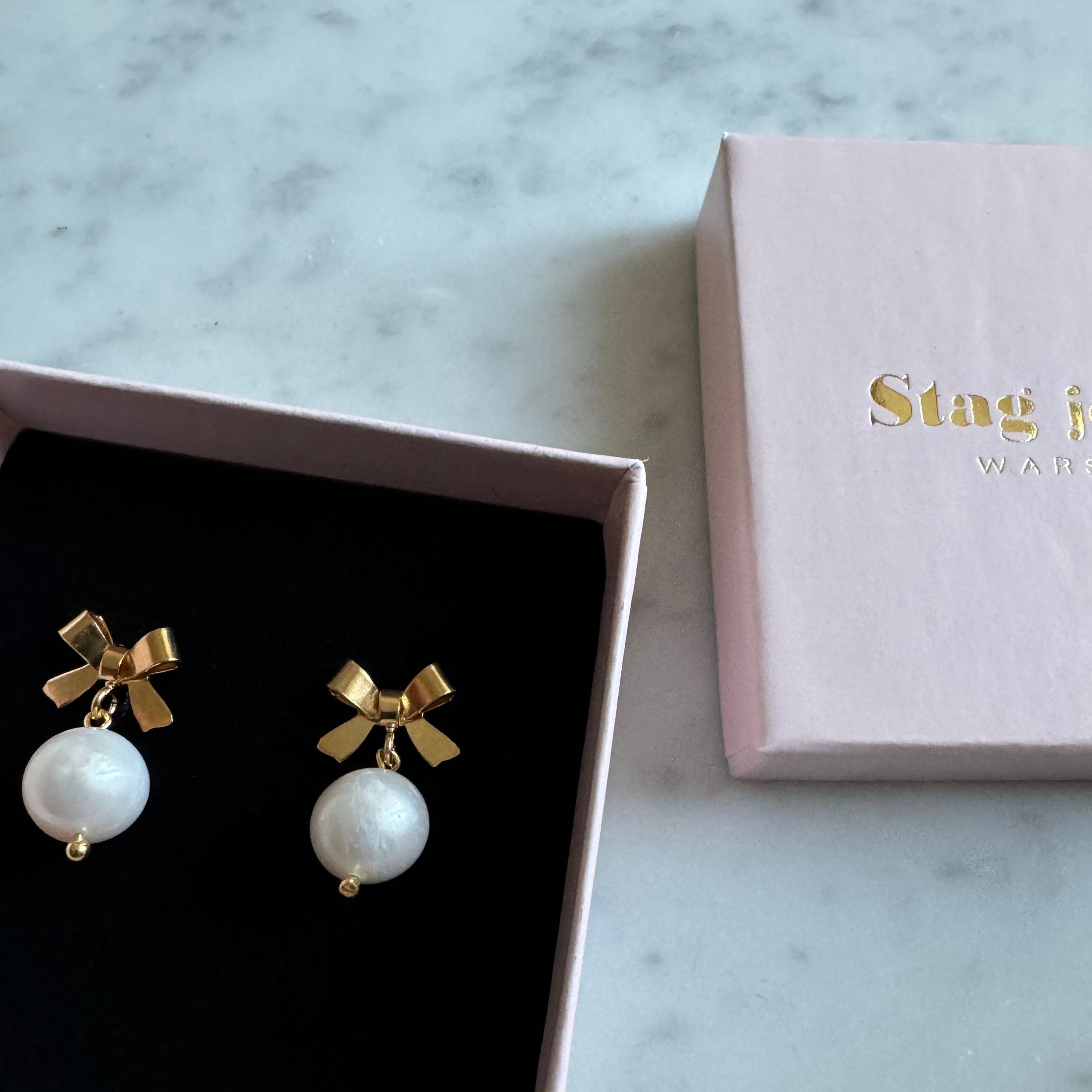 Pearl bow earrings