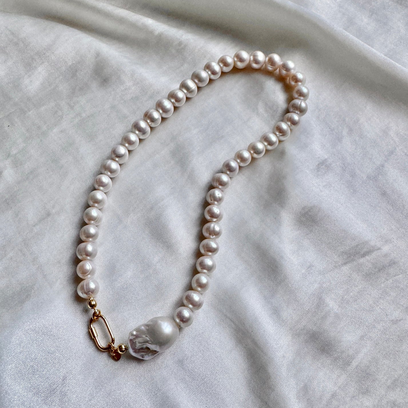 Nicole choker