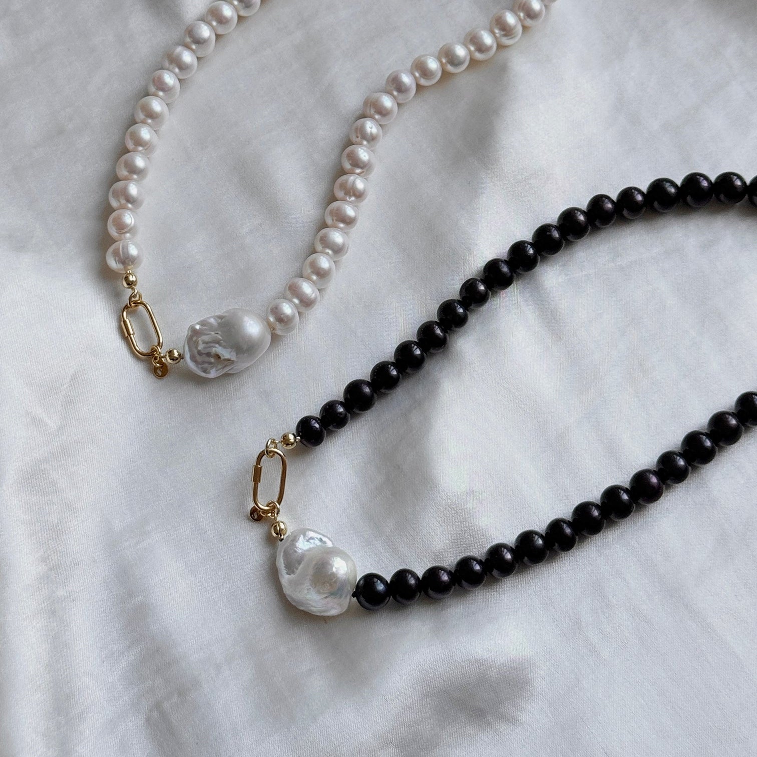 Nicole choker black