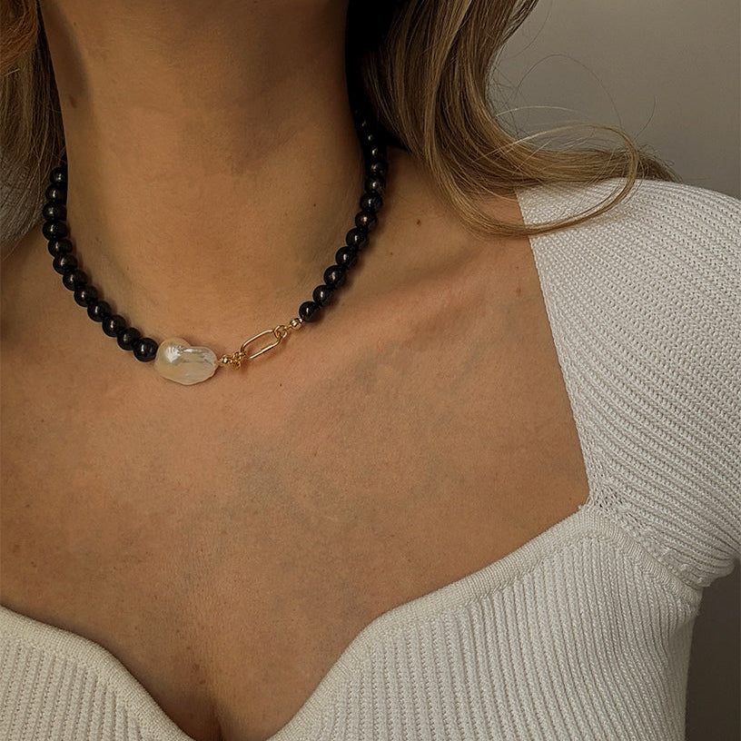 Nicole choker black