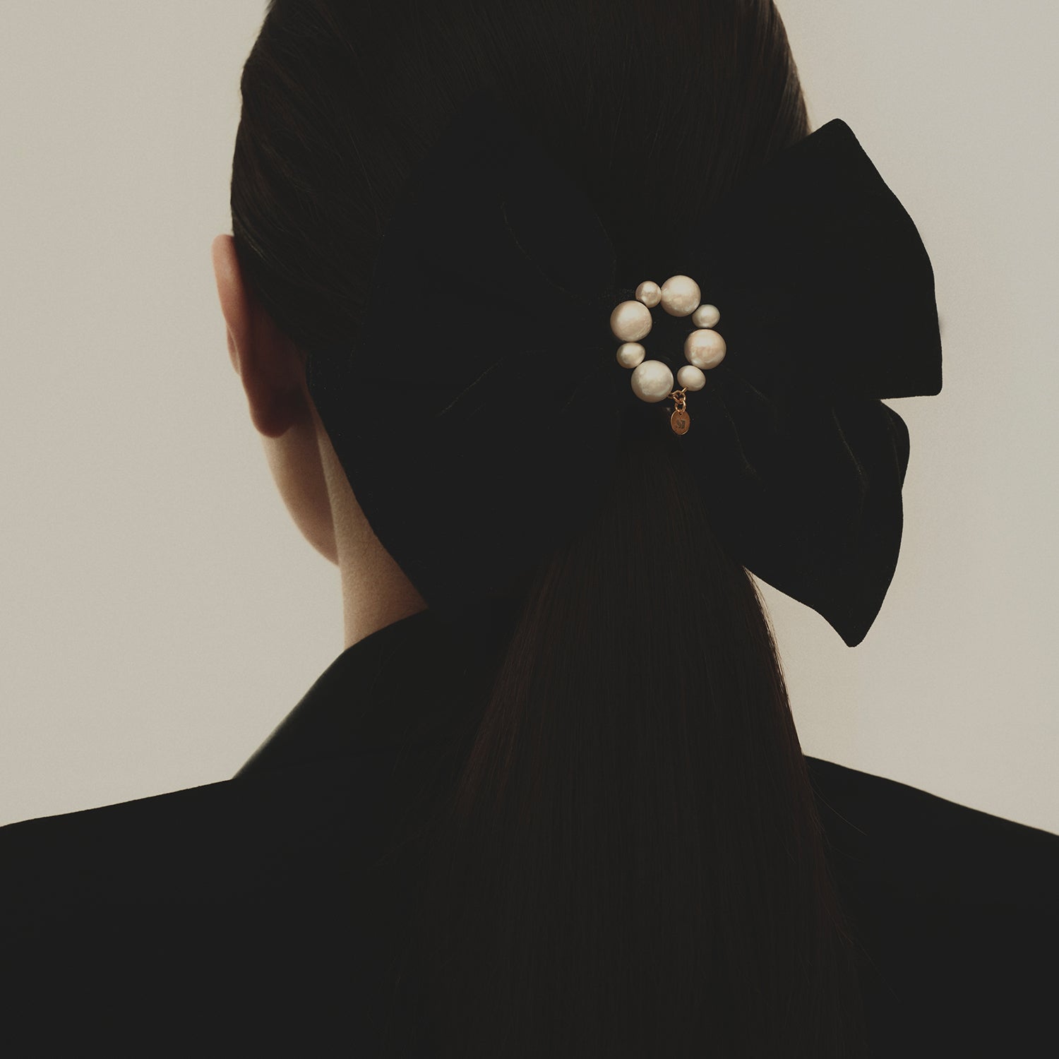 Pearl Bow Clip no.1