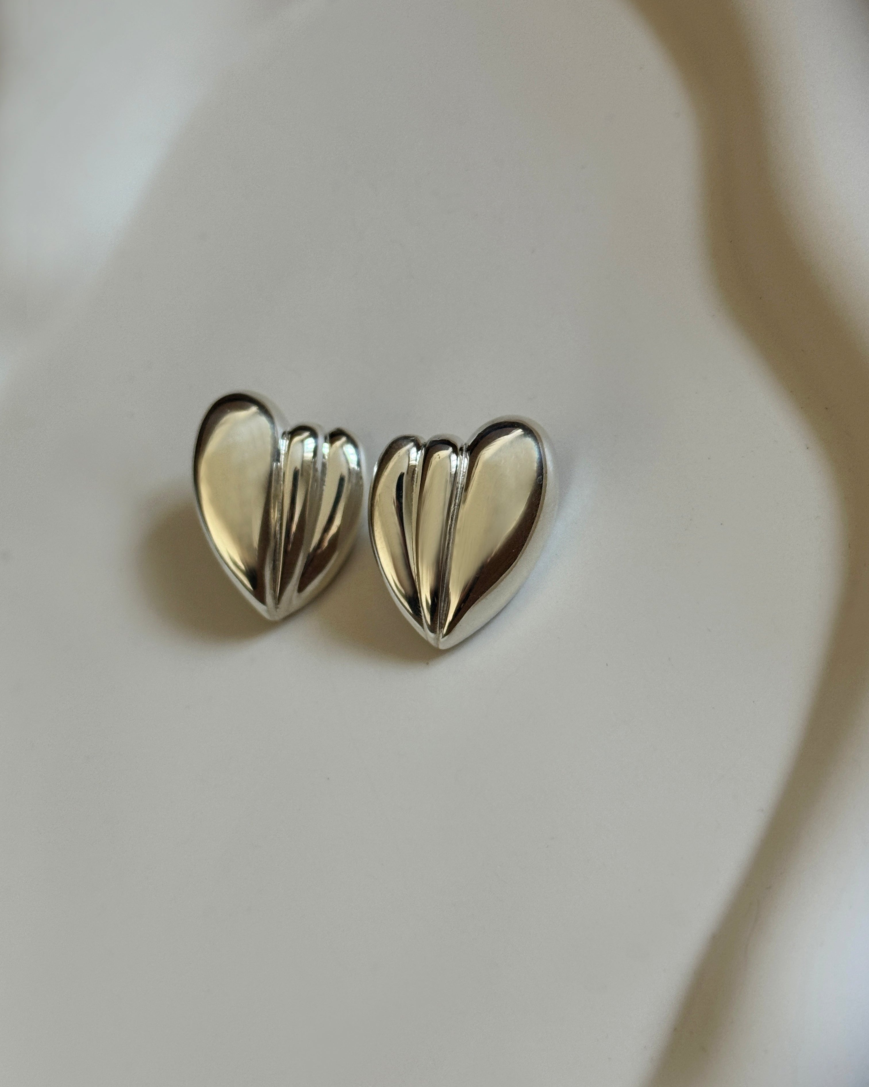 Amore earrings
