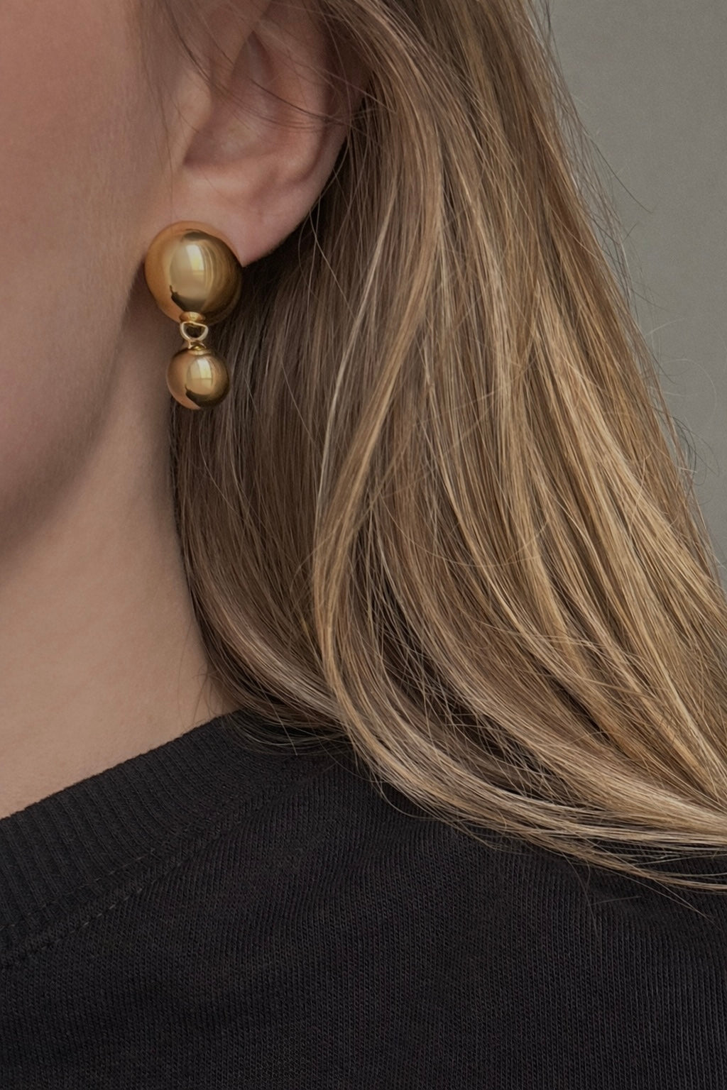 Mila gold earrings