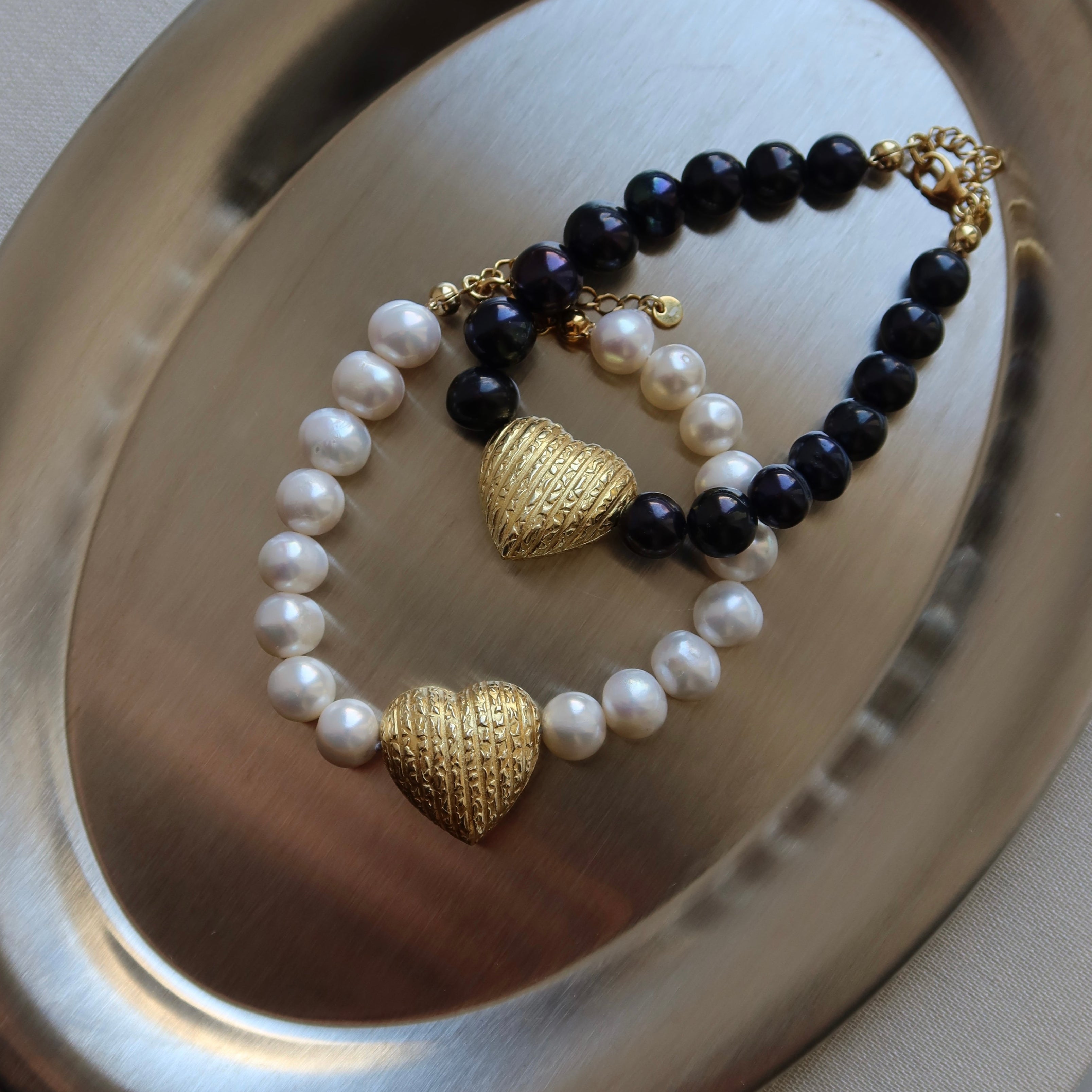 Mira bracelet black