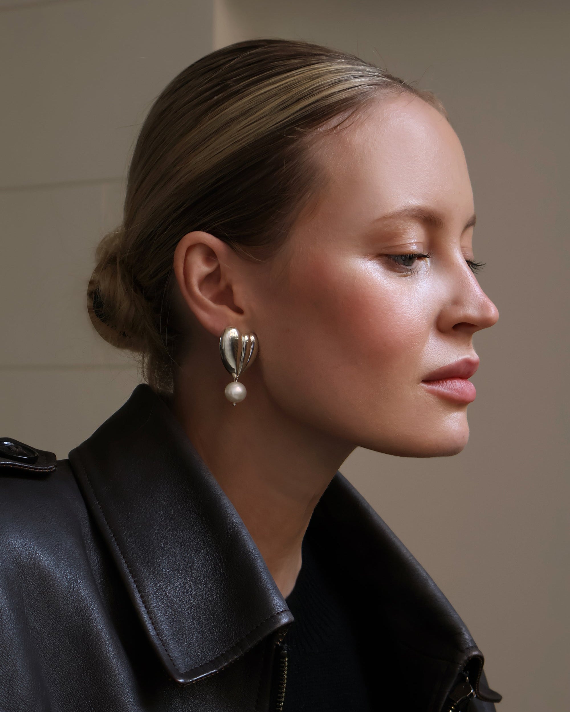 amore pearl earrings