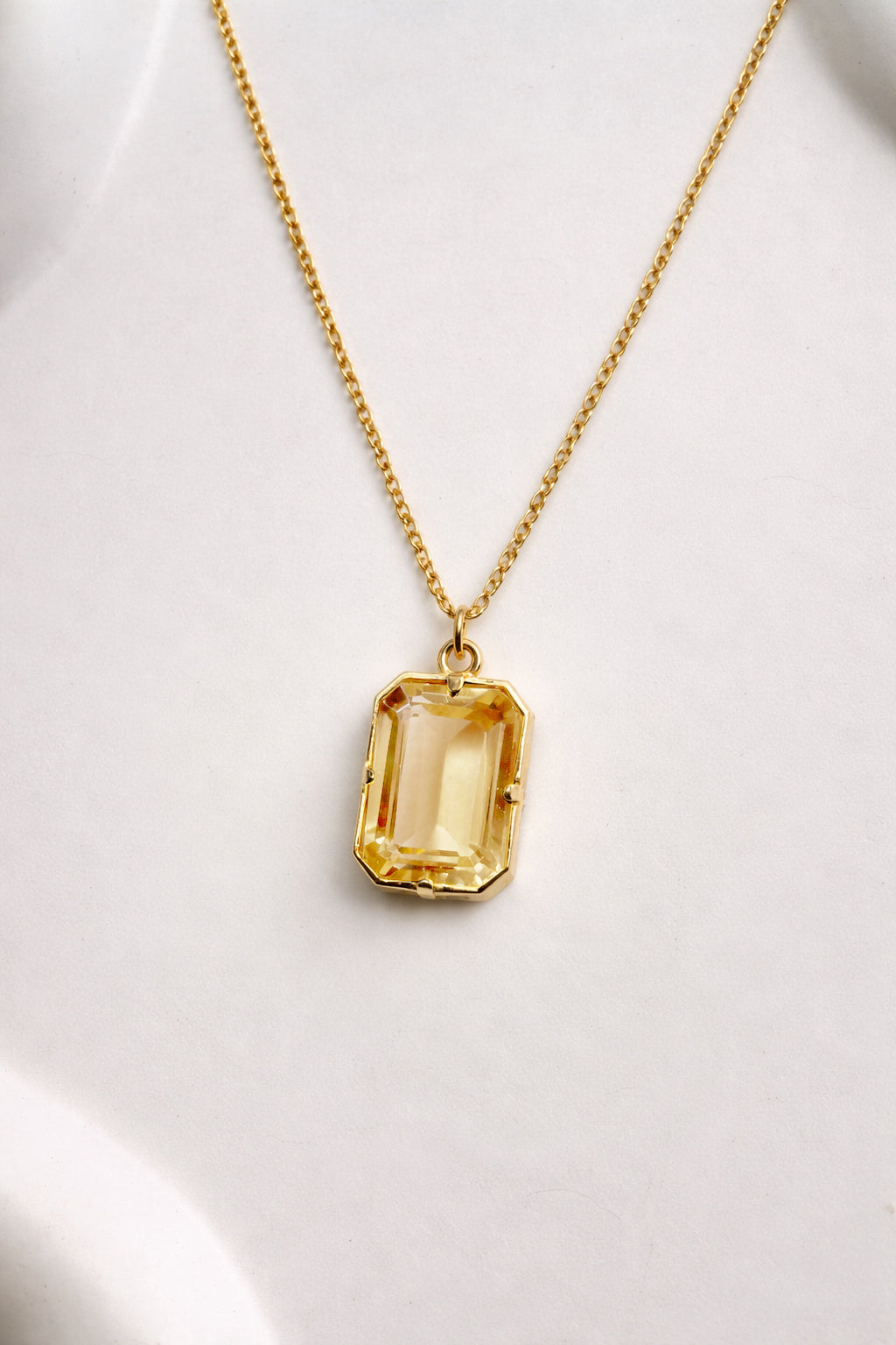 Lucie zitrone necklace